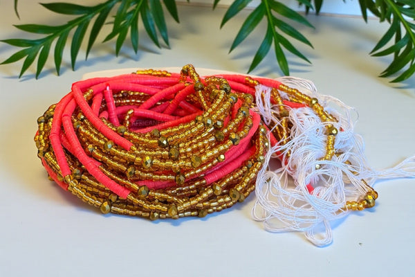 Waist Beads / Afrikaanse Heupketting - Osatome - Koraalroze-rood met goud (Traditioneel niet-elastisch koord)
