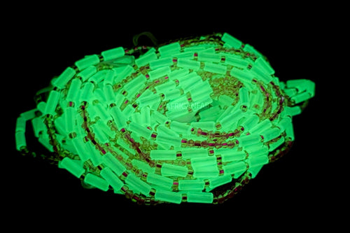 Waist Beads / Afrikaanse Heupketting - Akibo - Wit Glow in the dark (Traditioneel niet-elastisch koord)