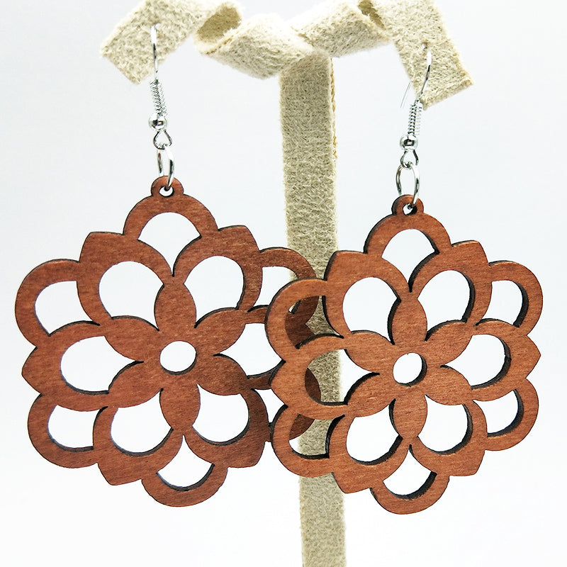 African Print Earrings | Bruine bloem symbool wooden earrings