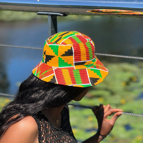 Bucket hat / Vissershoedje met Afrikaanse print - Gele kente - Kinderen & Volwassenen (Unisex)
