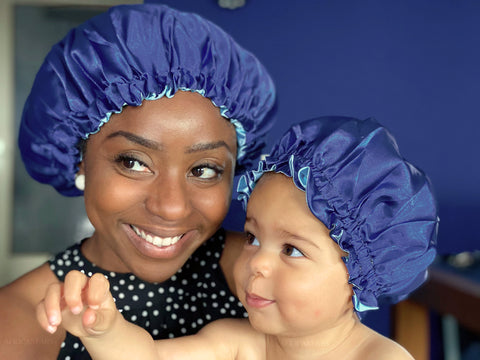 Blauwe Satijnen Slaapmuts (Moeder + Dochter / Mommy & Me )  Kinder Haar Bonnet van Satijn