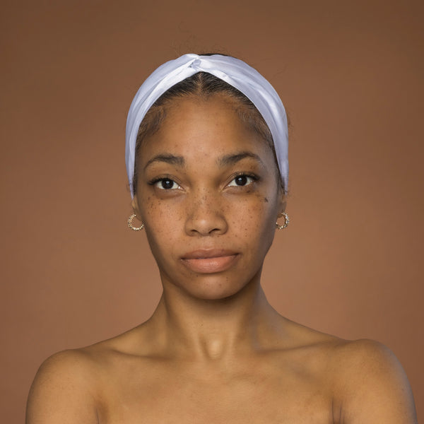 Wit Satijnen Haarband met Twist - Hoofdband voor Volwassenen