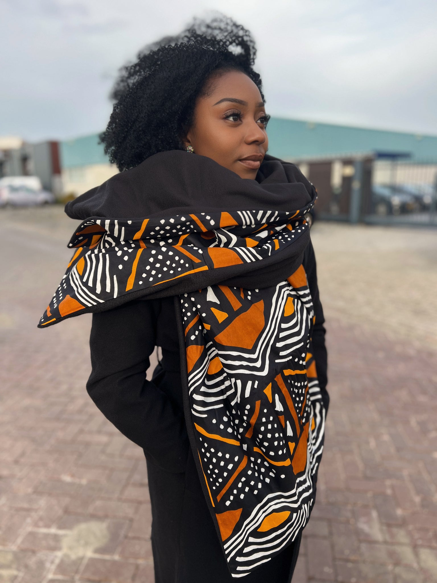 Warme Sjaal met Afrikaanse print Unisex - Zwart / oranje