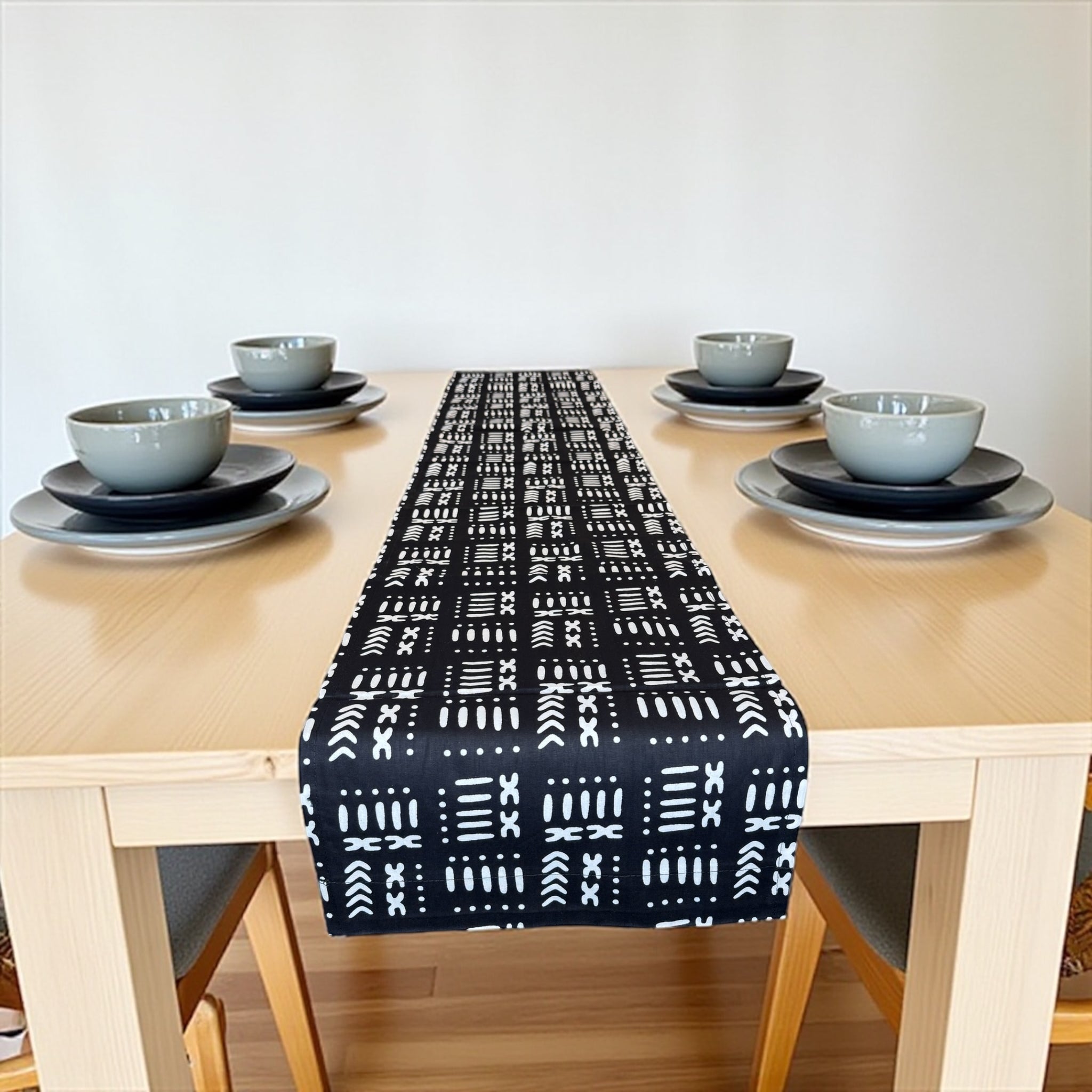 Kisstta 183 x 33 cm tafelloper verjaardag rechthoekige tafel Kisstta 183 x 33 cm tafelloper verjaardag rechthoekige tafel