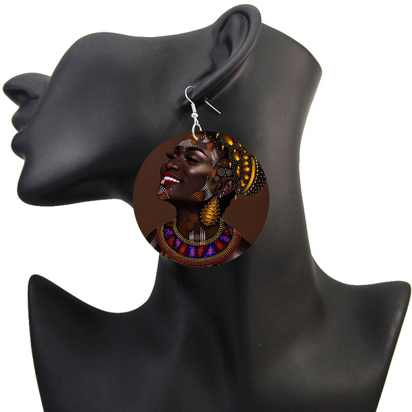 Traditioneel portret - Afrikaanse oorbellen