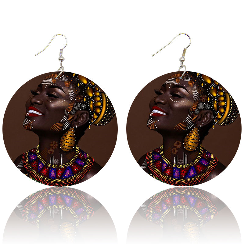 Traditioneel portret - Afrikaanse oorbellen